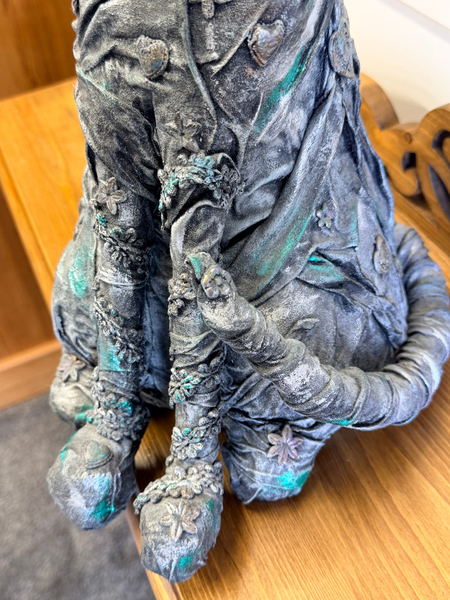 20” Handcrafted Sphynx Cat Powertex Fabric Sculpture Grey Silver Metallic Green